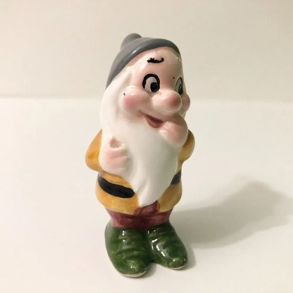 Vintage Bashful Figurine Snow White Dwarfs Disney Japan Figure  2.75 Inch Tall - Picture 9 of 12